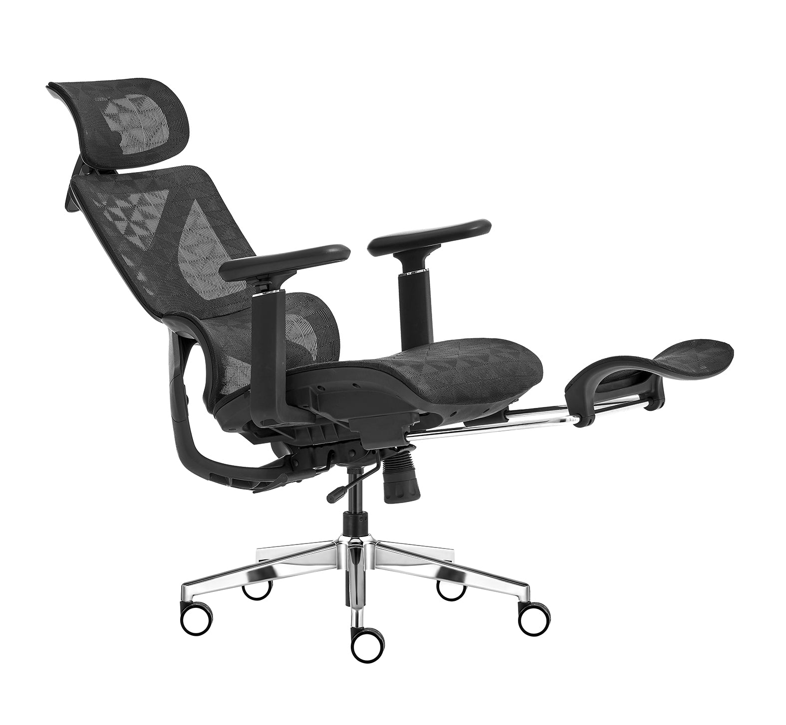 Cadeira diretor ergonômica Celentia A161 preta numa posição para descanso