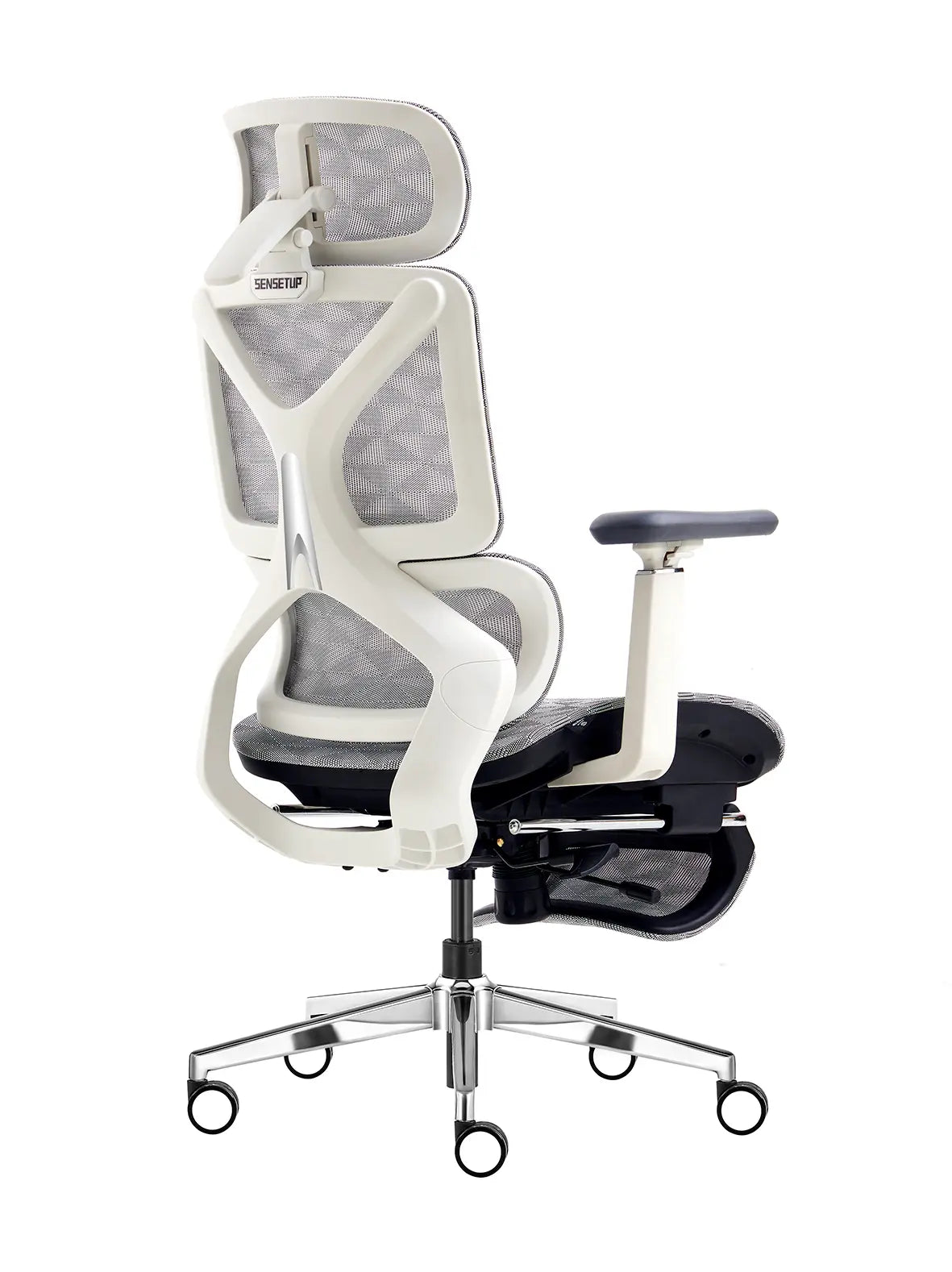 Parte de trás da cadeira ergonômica a161. Modelo possui nome da marca no topo, ajustes de altura e profundidade e armação reforçada na cor branca.