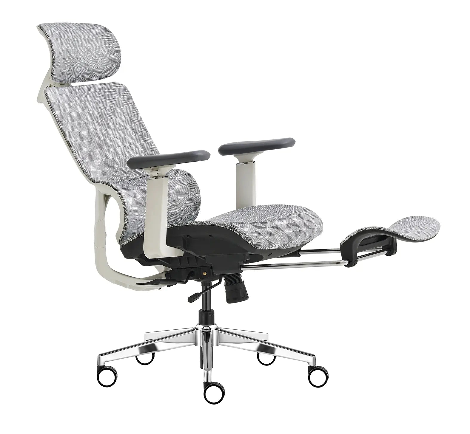 Imagem da cadeira ergonômica a161 reclinada com o apoio para os pés esticados. O modelo é revestido por tela mesh e possui variados ajustes.