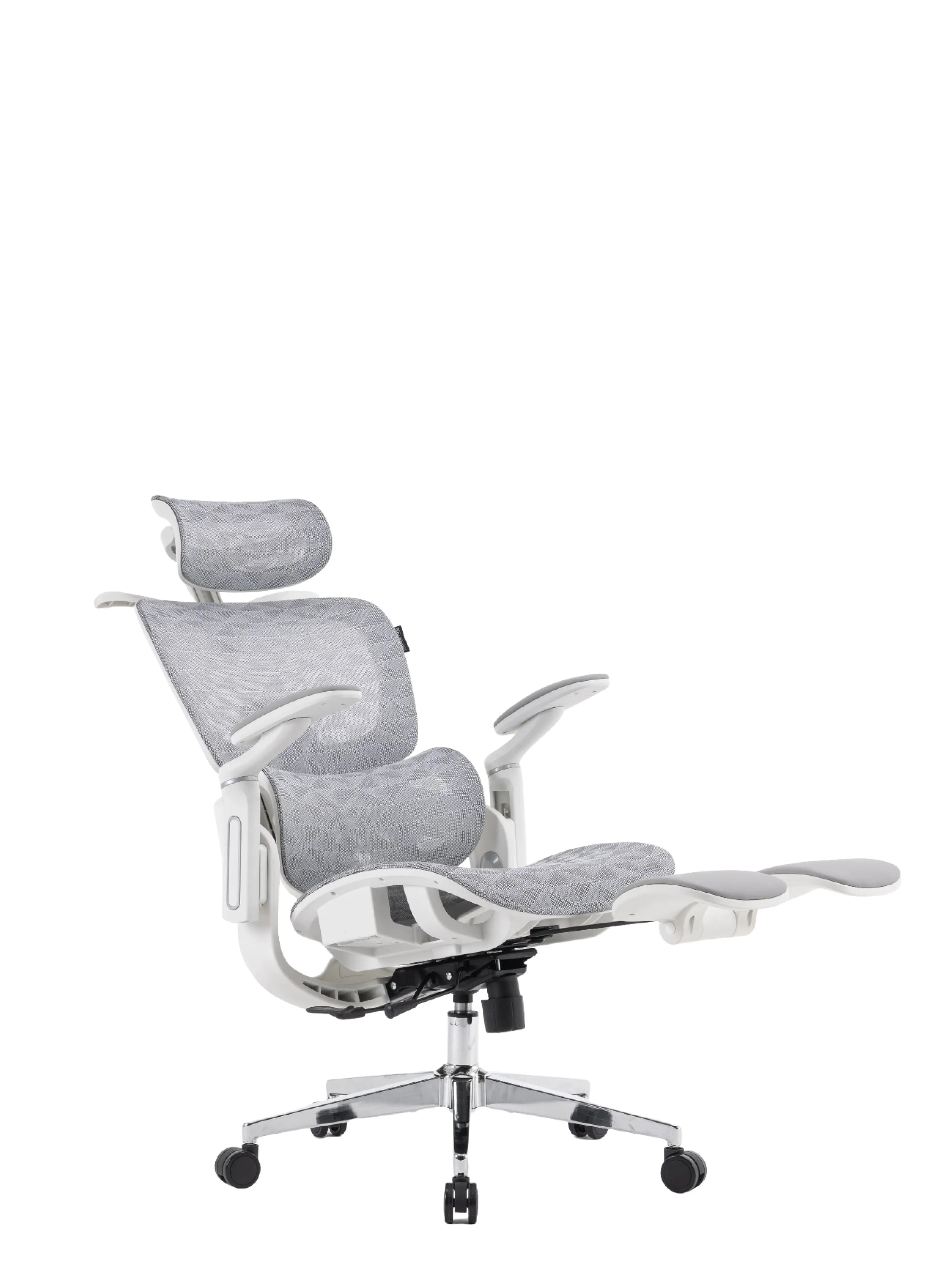 Cadeira presidente ergonômica perfs e5 reclinada em fundo neutro.