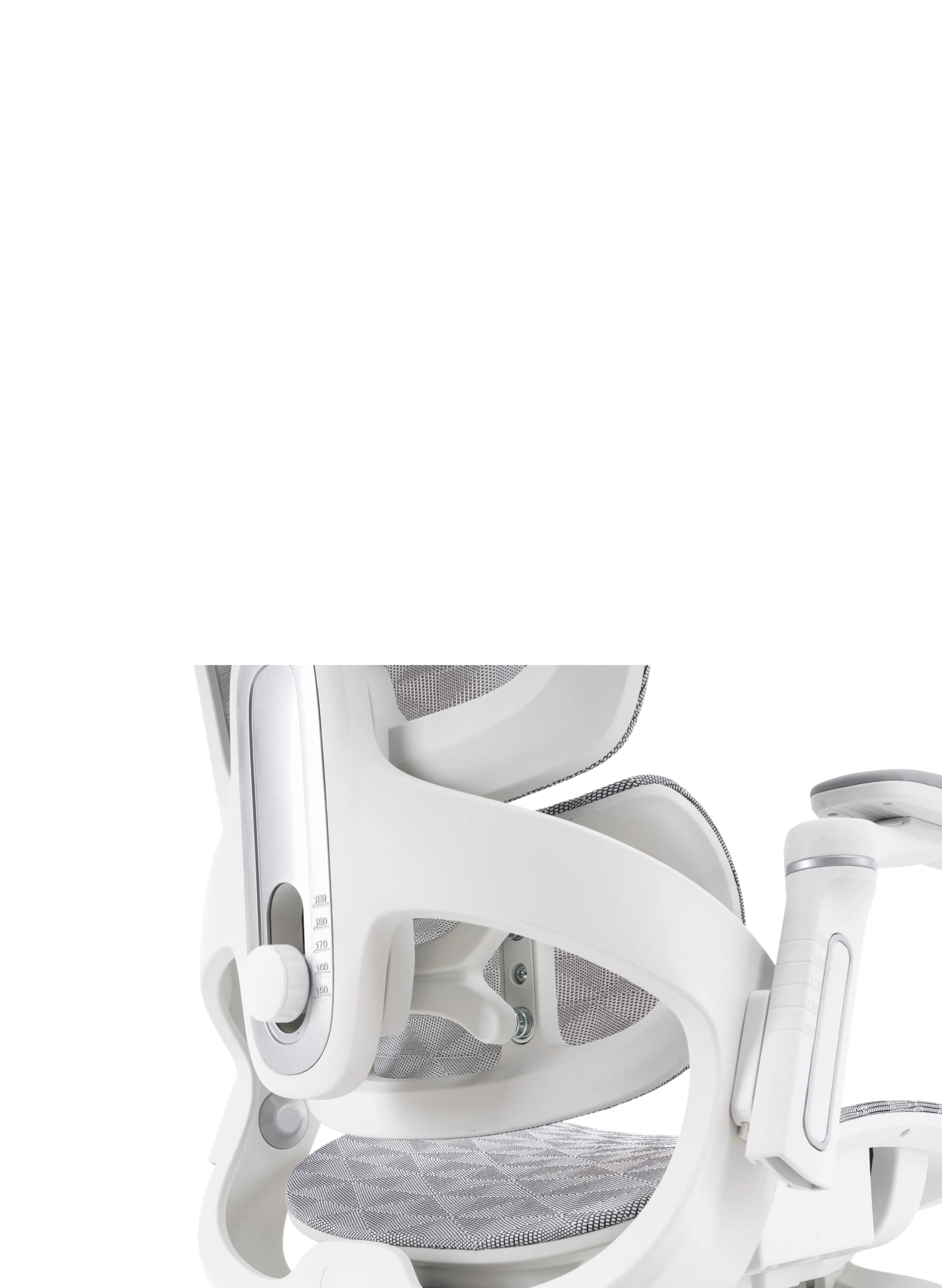 Imagem detalhada da parte de trás da cadeira ergonômica perfs e5 branca. É possível ver algumas alavancas para ajuste de encosto, lombar, assento e braço.